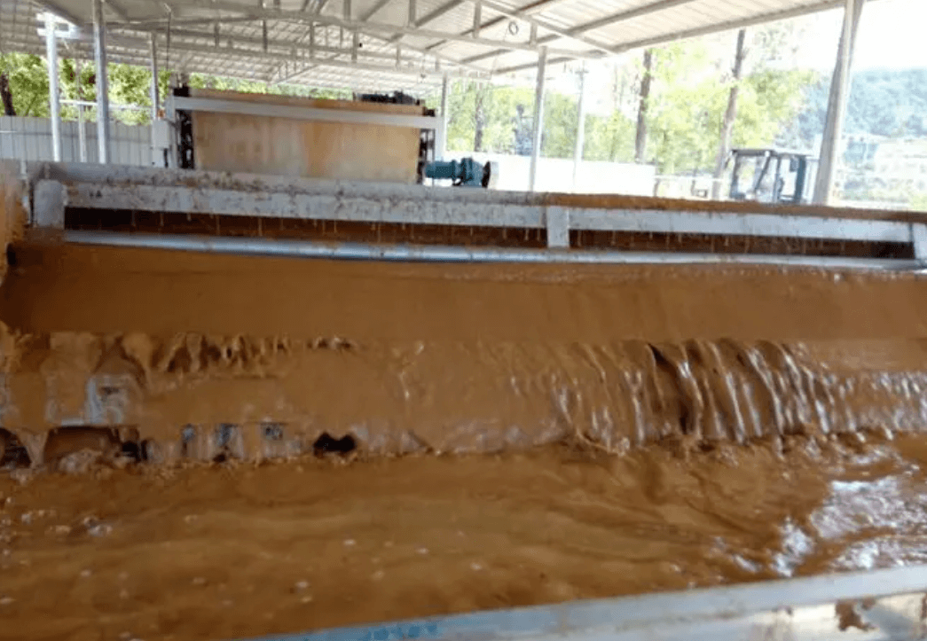 （圖：盾構(gòu)機泥漿污水消泡劑應用）