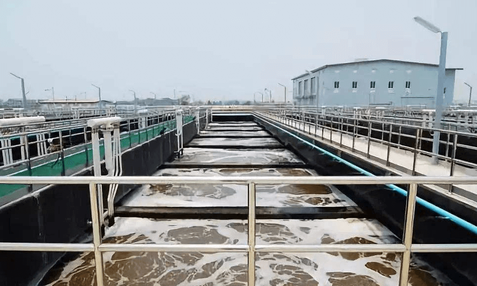 （圖：工業(yè)廢水污水處理廠）